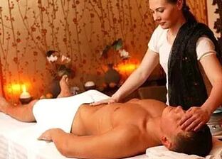 Le massage de la prostate est la base du traitement de la prostatite chez l'homme
